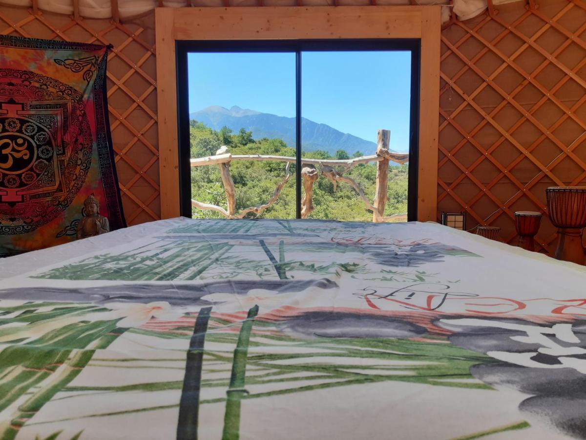 Yourte Contemporaine Avec Magnifique Vue Sur Les Montagnes Rigarda エクステリア 写真